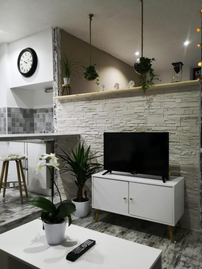 Studio Zen Et Cosy, Neuf En Pleine Ville Saint-Claude Bagian luar foto